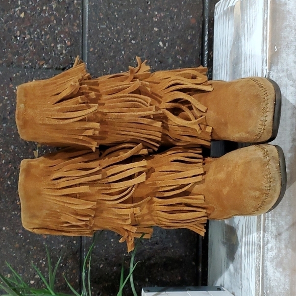 MINNETONKA MOCCASINS BROWN SUEDE 3 LAYER FRINGE SIZE 8 CLASSIC WESTERN - Picture 2 of 12